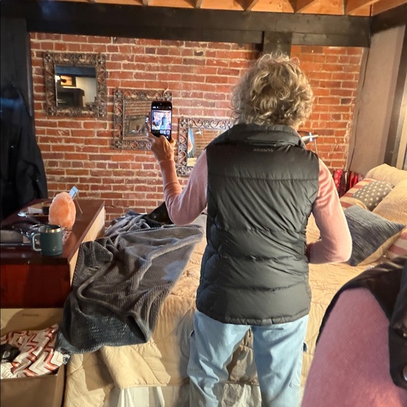 Columbia Down Black Quilted Insulated Vest with High Collar - Picture 3 of 9